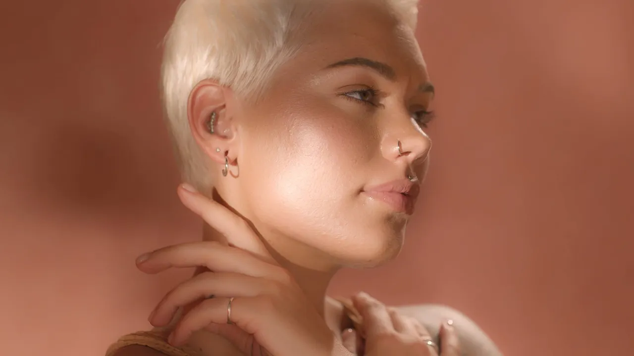 Glowish - Luminous Powder video preview
